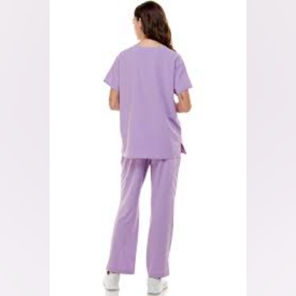 WORK SCRUBS - Picture 2 of 5